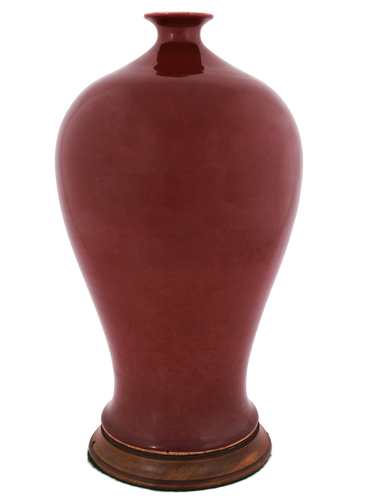 LARGE CHINESE OX BLOOD VASE WITH WOODEN BASE PIC-